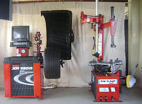 Combo Coats Tire changer & Wheel Balancer.